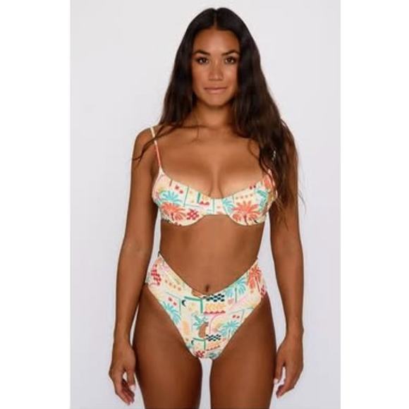 Skatie• ‘Kate’ Bikini Top in MOZAMBIQUE - Picture 1 of 11